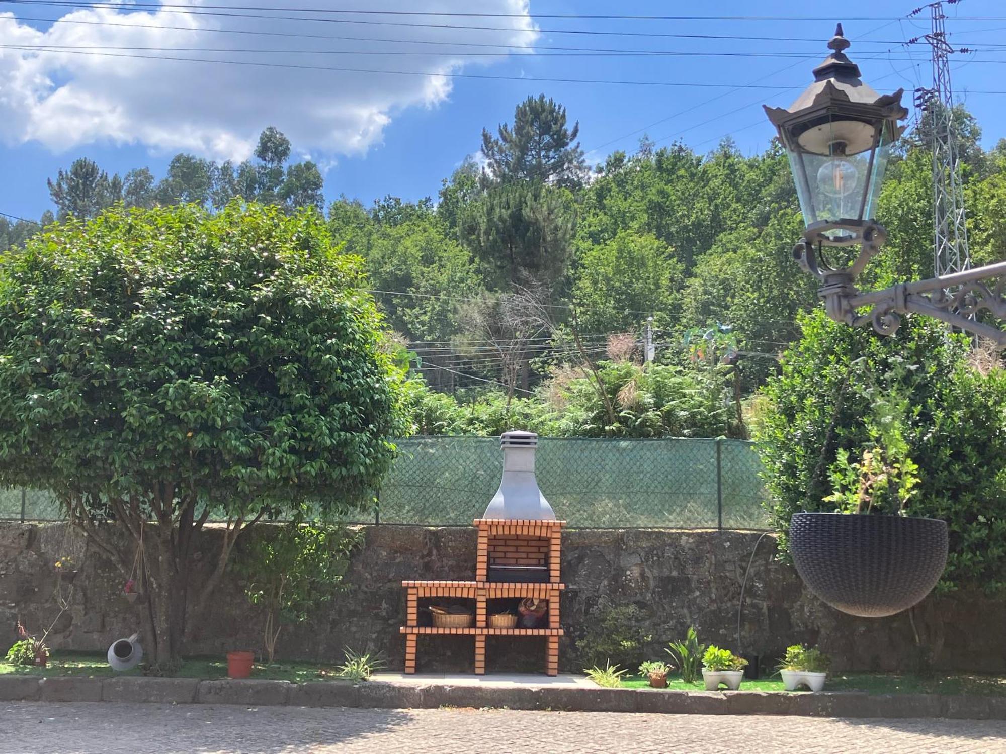 Bergui Guesthouse - Em Guimaraes Desde 2017 Kültér fotó