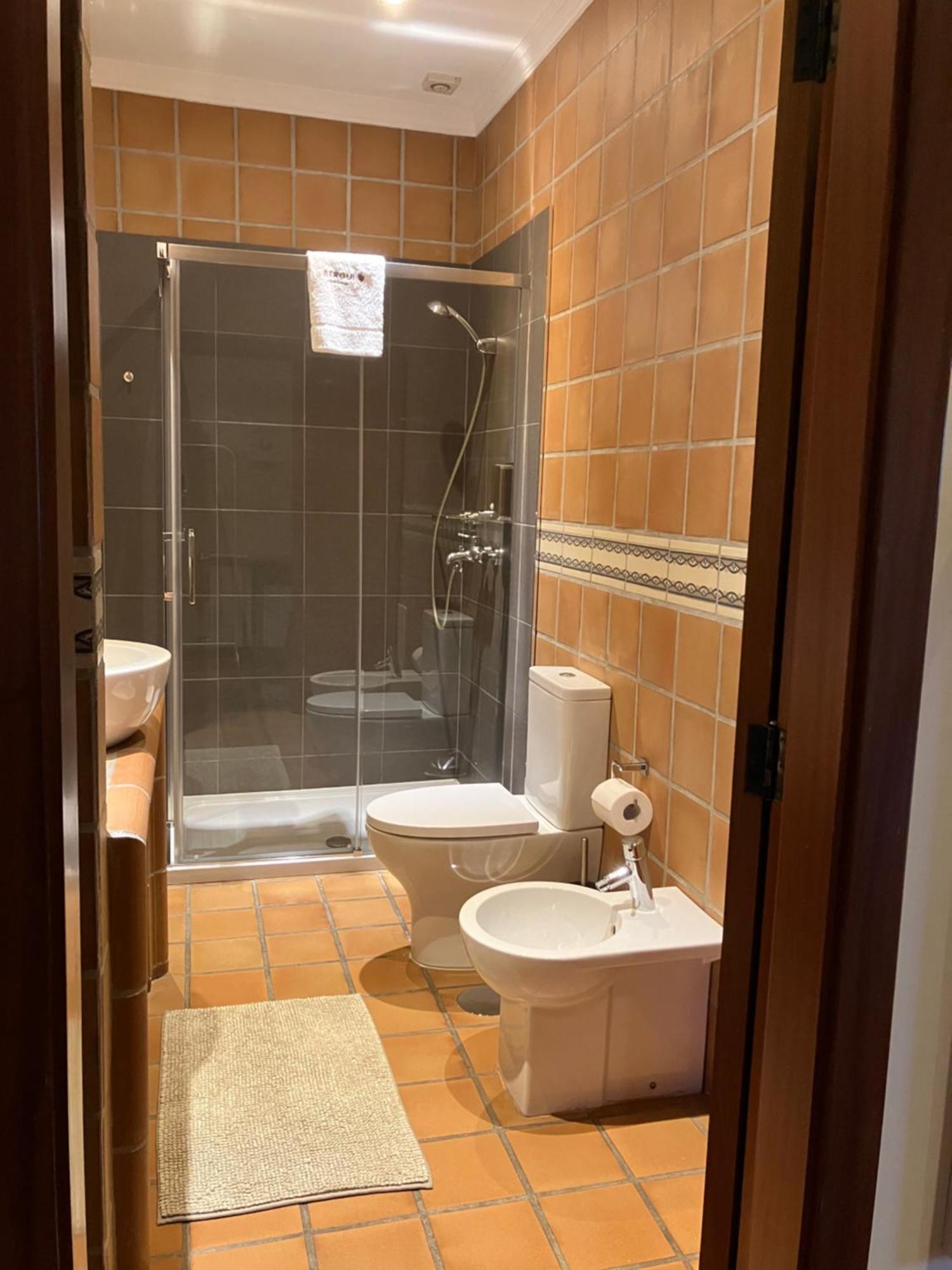 Bergui Guesthouse - Em Guimaraes Desde 2017 Kültér fotó