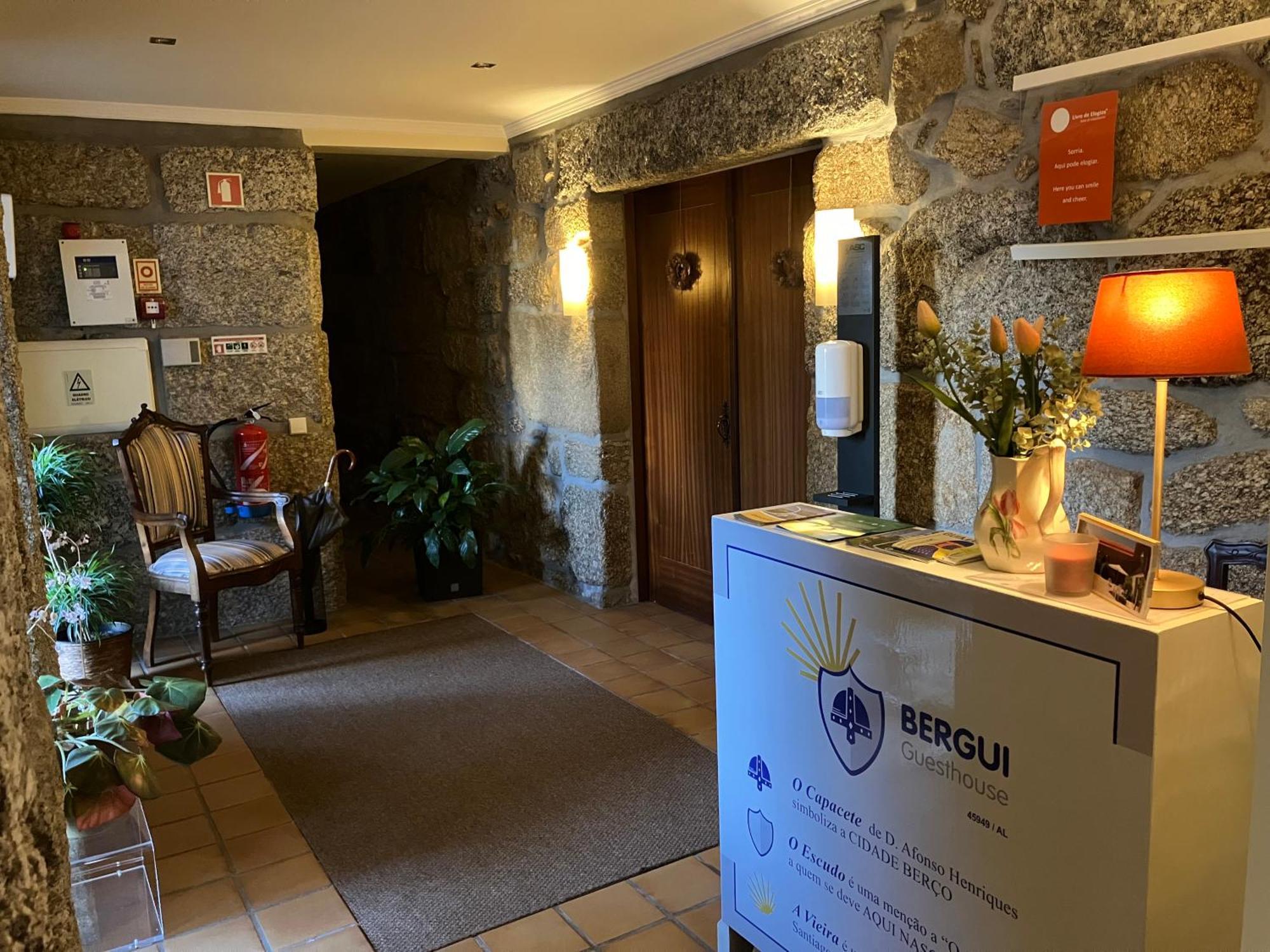 Bergui Guesthouse - Em Guimaraes Desde 2017 Kültér fotó